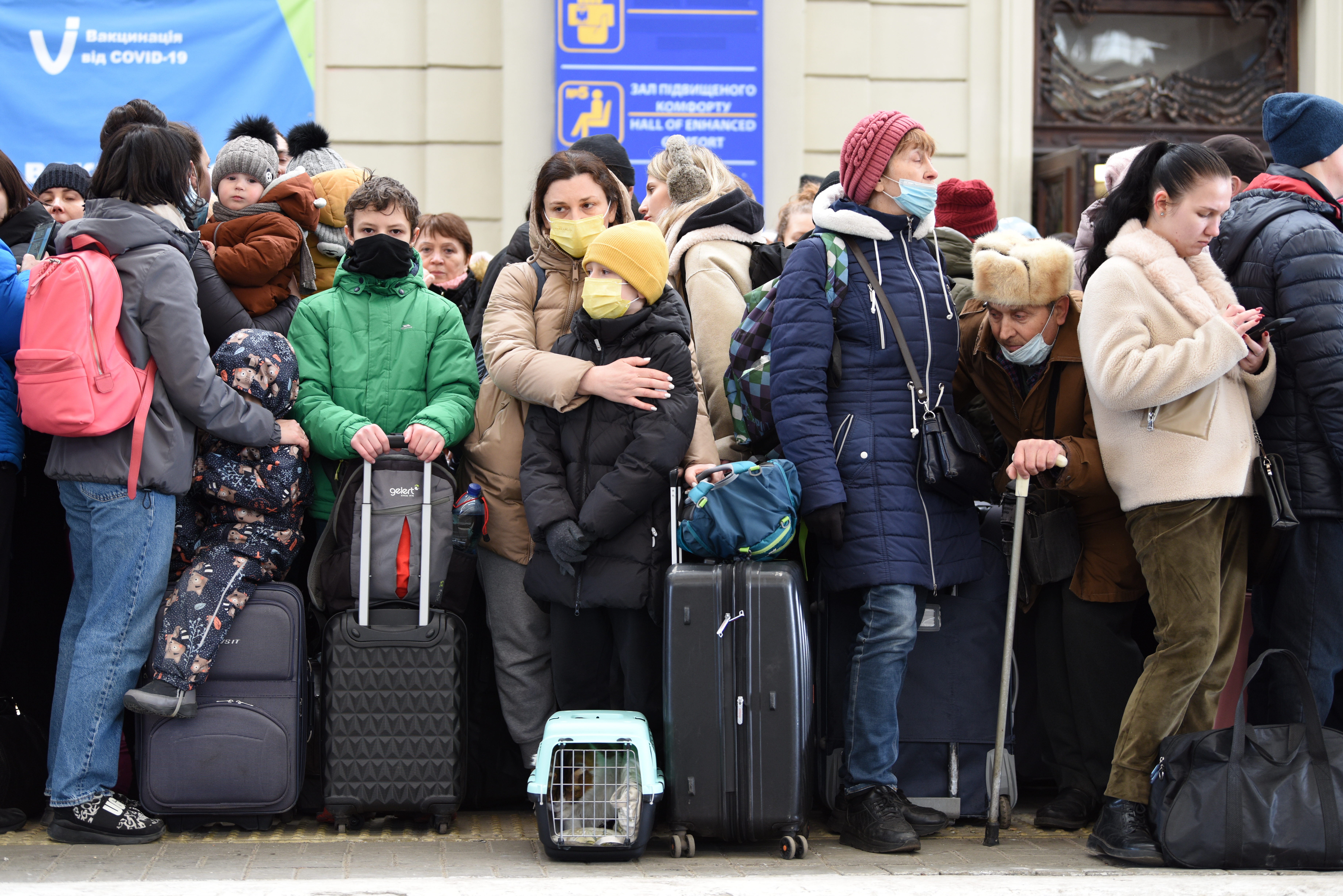 Украинские беженцы. Беженцы из Украины. Эвакуация людей. Беженцы из Украины в Германии. Беженцы с Украины в России.